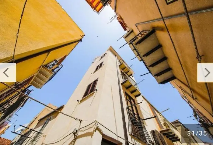 Tower Sea View 아파트