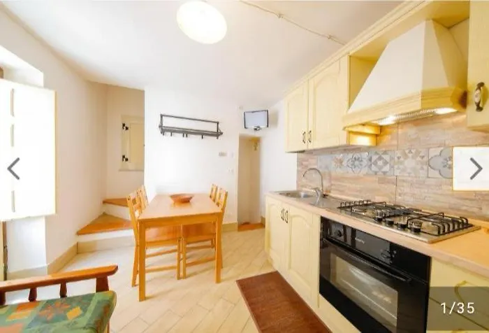 Tower Sea View 아파트